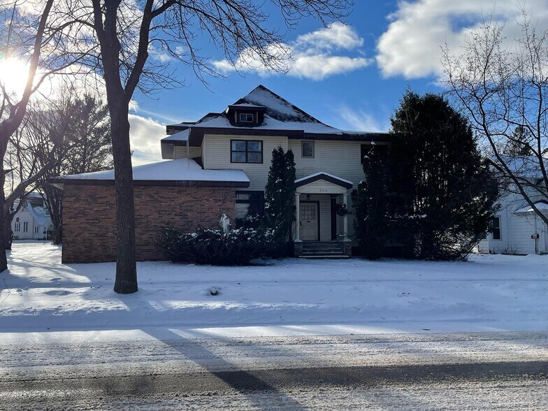 304 N Avon Ave, Phillips, WI à vendre - Photo principale – Image 2 sur 14