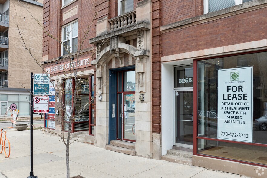 3257 N Sheffield Ave, Chicago, IL à louer - Photo de l’immeuble – Image 3 sur 5