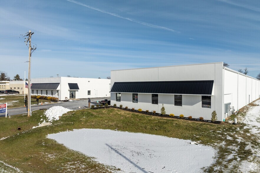 895 Fern Hill Rd, West Chester, PA à louer - Photo de l’immeuble – Image 2 sur 4