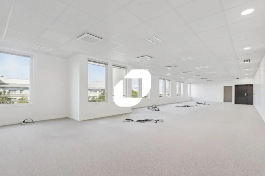 Bureau dans Chessy à louer - Photo de l’immeuble – Image 3 sur 7