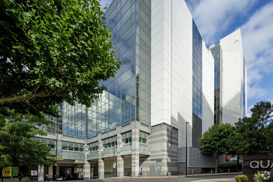 4 Thomas More Sq, Londres à louer - Photo de l’immeuble – Image 3 sur 22