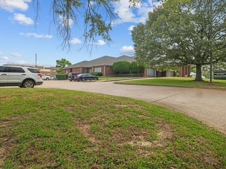 123 Medical Dr, Palestine, TX à vendre - Photo de l’immeuble – Image 3 sur 30