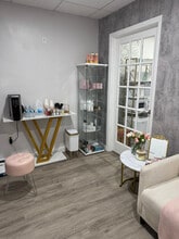 11890 SW 8th St, Miami, FL à louer Photo intérieure– Image 1 sur 9