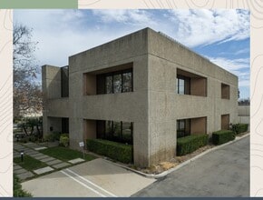 15 Marconi, Irvine, CA à louer Photo de l’immeuble– Image 1 sur 8