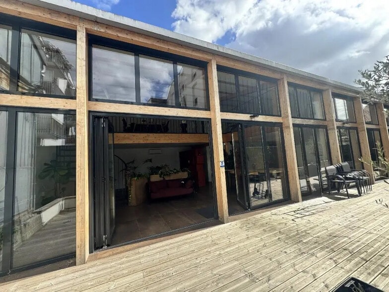 Bureau dans Montreuil à louer - Photo de l’immeuble – Image 1 sur 11