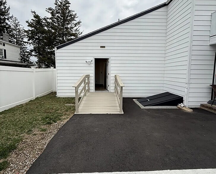 1457 Nottingham Way, Hamilton, NJ à louer - Photo de l’immeuble – Image 2 sur 8