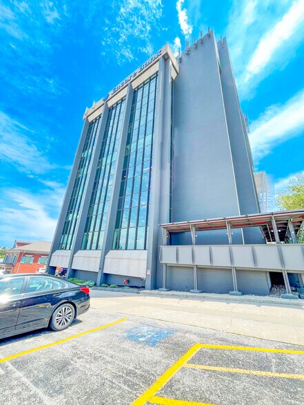 112 W Center St, Fayetteville, AR à vendre - Photo de l’immeuble – Image 3 sur 25