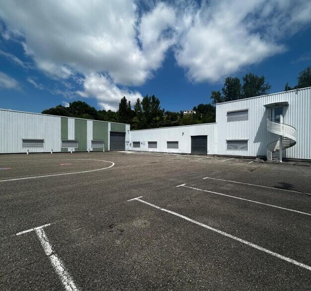 Industriel/Logistique dans Lafrancaise à vendre - Photo de l’immeuble – Image 3 sur 6