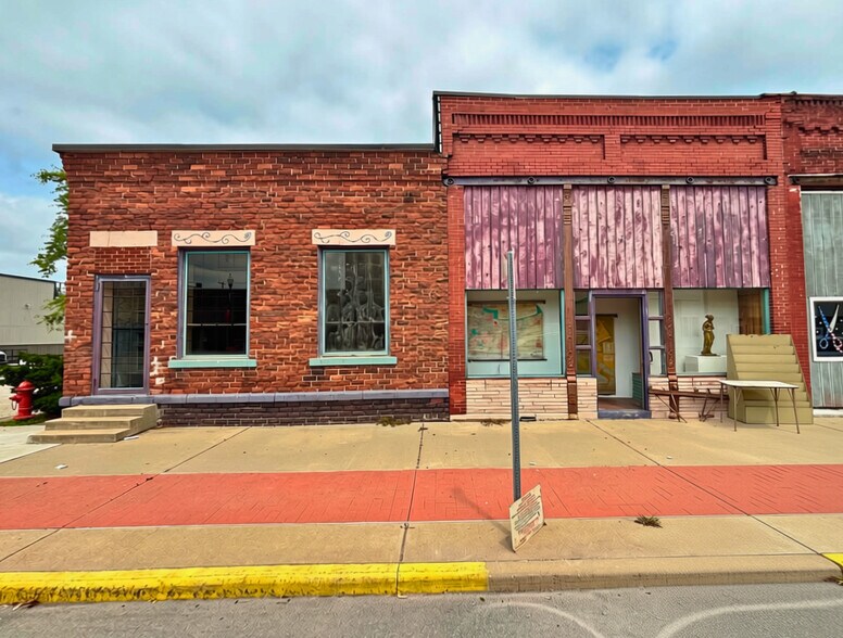154 Main st, Brook, IN à vendre - Photo principale – Image 1 sur 2