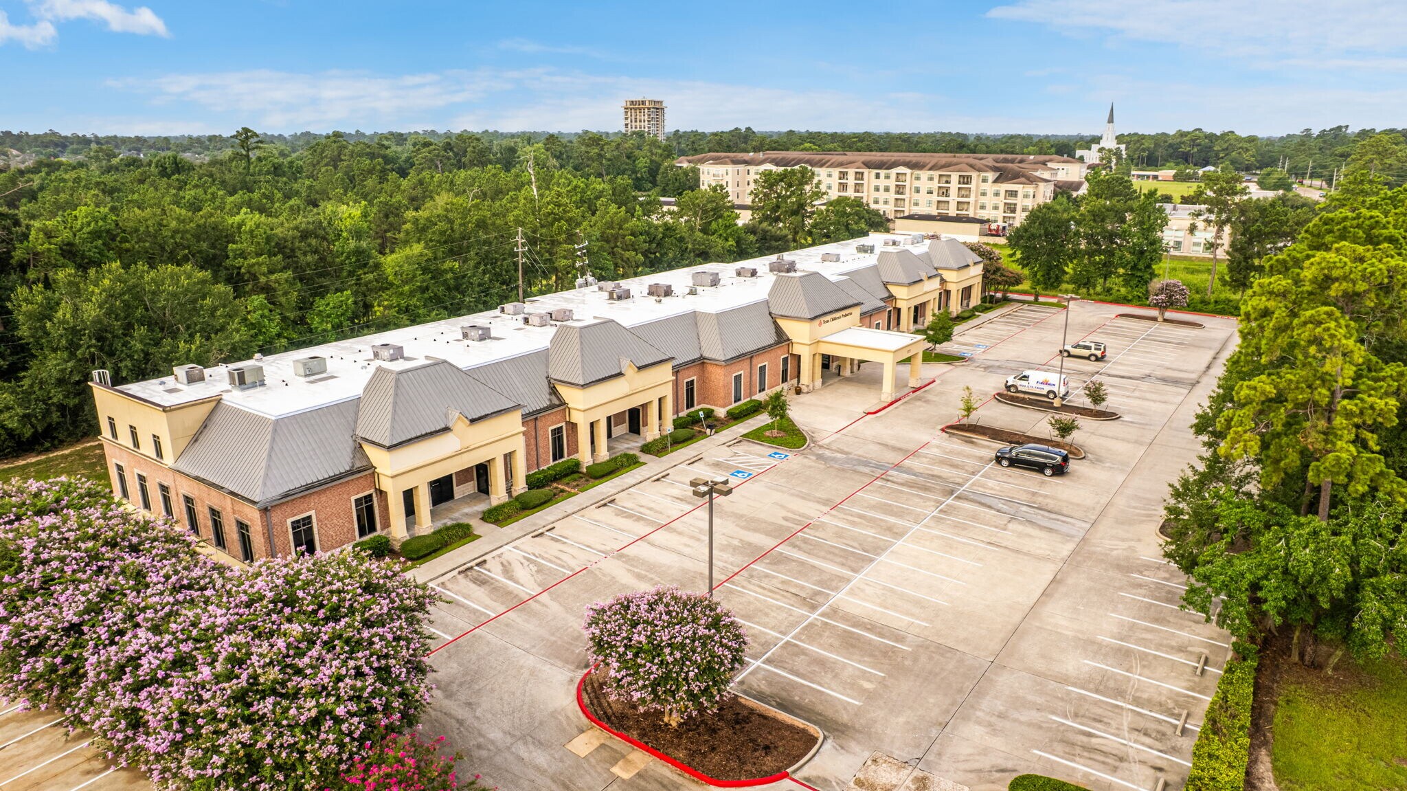 8111 Cypresswood Dr, Spring, TX à louer Photo principale– Image 1 sur 7