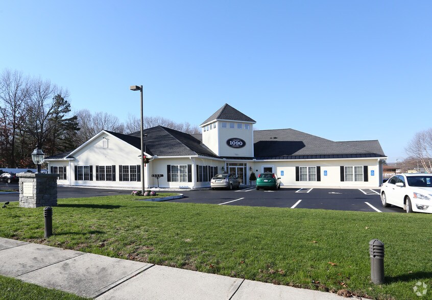 1090 Meriden Waterbury Tpke, Cheshire, CT à vendre - Photo de l’immeuble – Image 3 sur 3