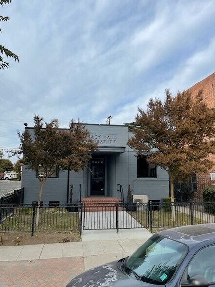 15 W 8th St, Tracy, CA à vendre - Photo de l’immeuble – Image 2 sur 12
