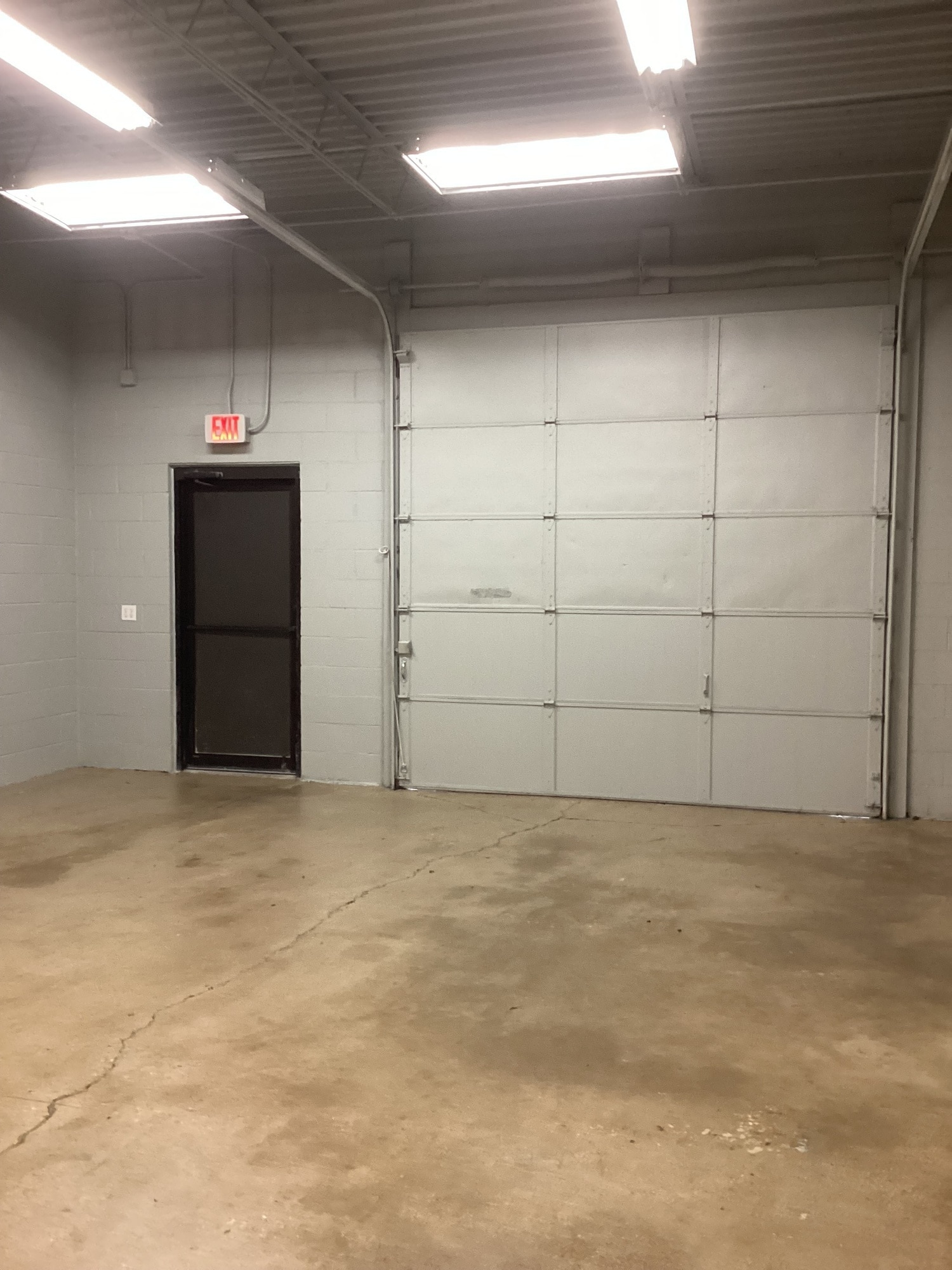 22073 N Pepper Rd, Lake Barrington, IL à louer Photo intérieure– Image 1 sur 3