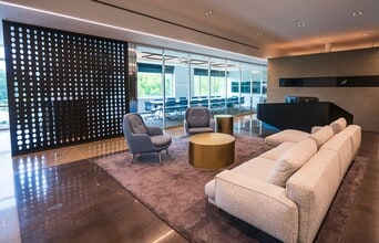 13100 Wortham Center Dr, Houston, TX à louer Photo intérieure– Image 1 sur 6