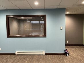 2727 N Grandview Blvd, Waukesha, WI à louer Photo intérieure– Image 2 sur 4