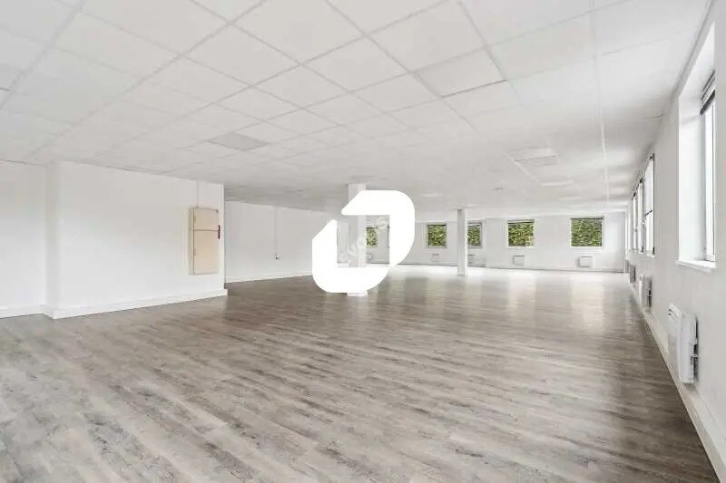 Local d’activités dans Chevilly-Larue à louer - Photo de l’immeuble – Image 3 sur 16