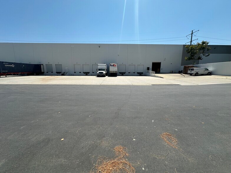 5150 Eucalyptus Ave, Chino, CA à louer - Photo de l’immeuble – Image 3 sur 3