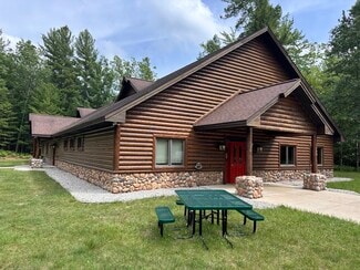 Plus de détails pour 1499 Business Park Dr, Traverse City, MI - Bureau à vendre