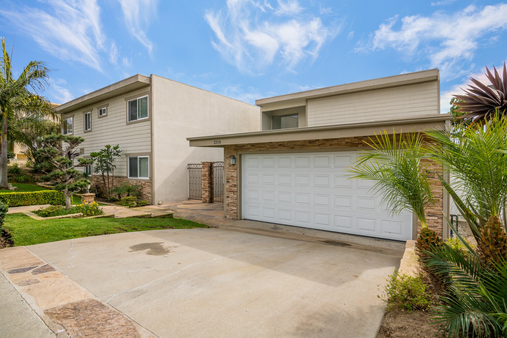 1318 Agate St, Redondo Beach, CA à vendre Photo de l’immeuble– Image 1 sur 9
