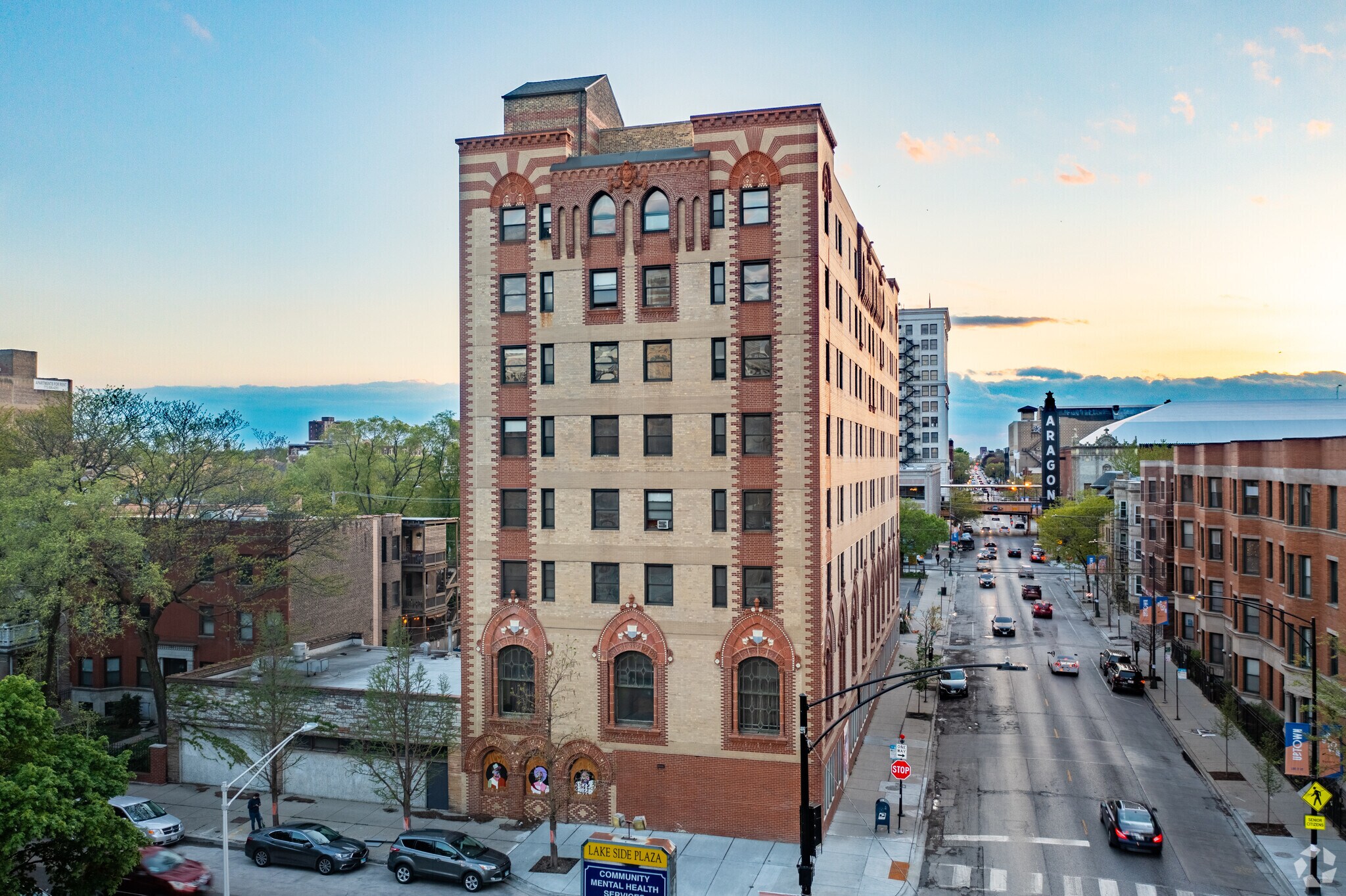 1047 W Lawrence Ave, Chicago, IL à louer Photo de l’immeuble– Image 1 sur 49