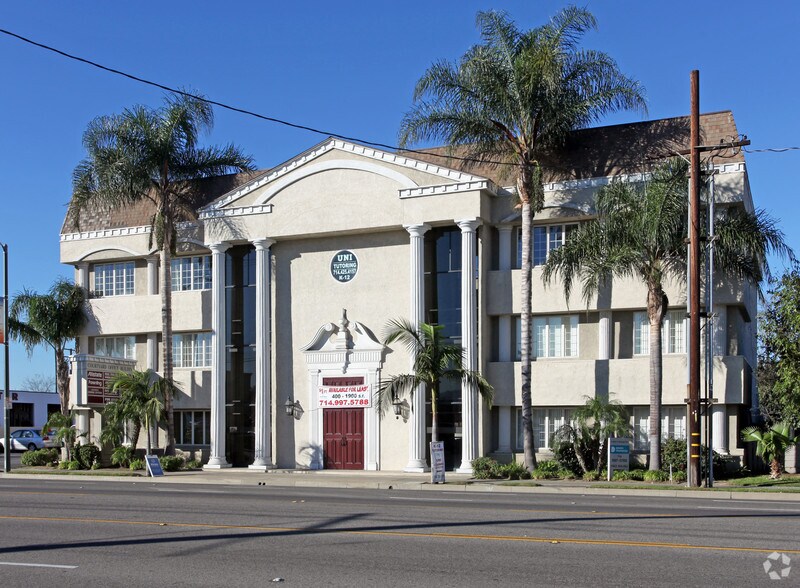 172 N Tustin St, Orange, CA à louer - Photo de l’immeuble – Image 3 sur 7