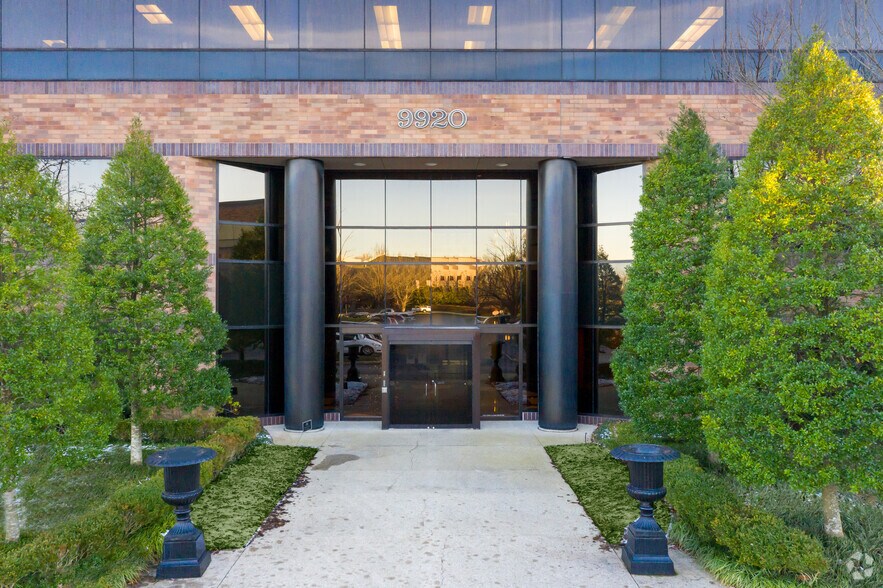 9920 Corporate Campus Dr, Louisville, KY à vendre - Photo de l’immeuble – Image 3 sur 10