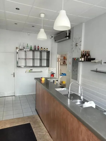 31 Rue Louis Guérin, Villeurbanne à louer - Photo de l’immeuble – Image 3 sur 5