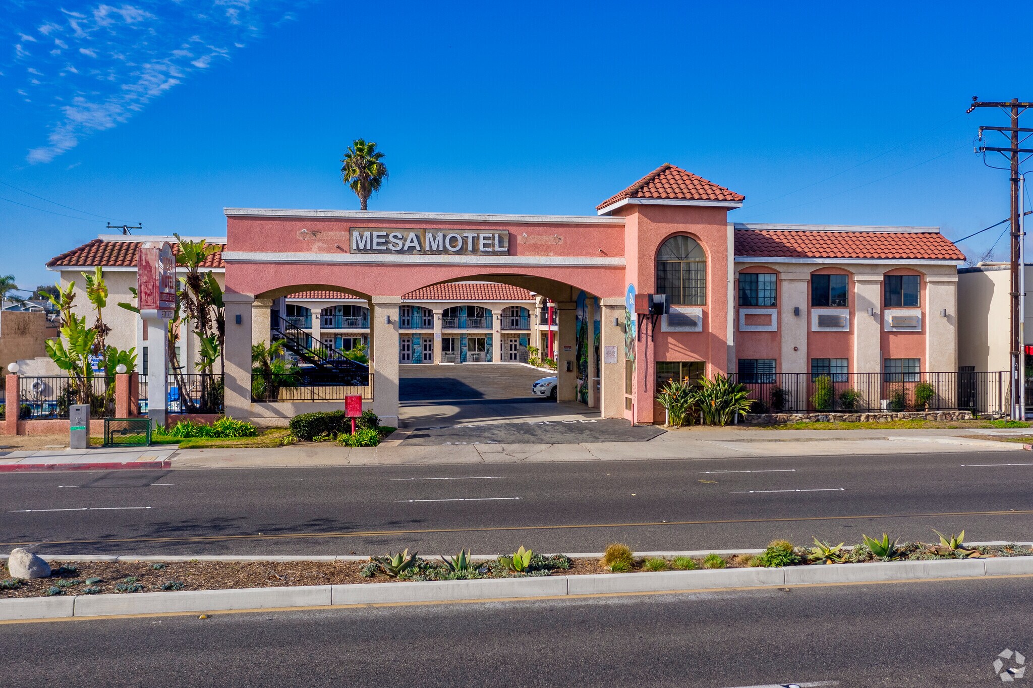 2205 Harbor Blvd, Costa Mesa, CA à vendre Photo principale– Image 1 sur 11