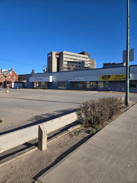 2160 Broad St, Regina, SK à louer - Photo principale – Image 1 sur 3