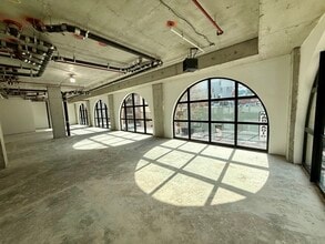 63 S 6th St, Brooklyn, NY à louer Photo de l’immeuble– Image 2 sur 10