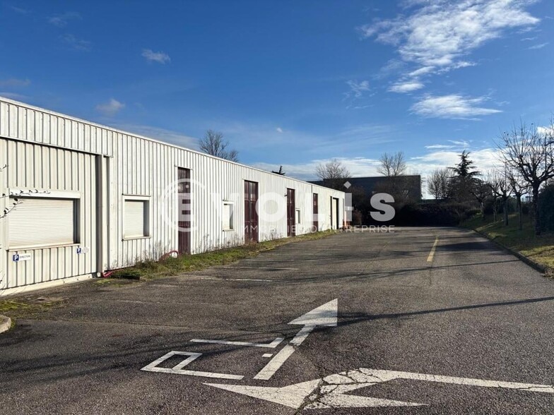 54 Avenue De L'Industrie, Rillieux-la-Pape à vendre - Photo de l’immeuble – Image 2 sur 10
