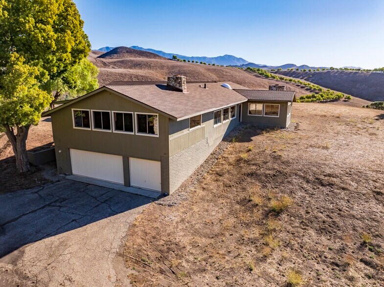 1959 Rambling Oaks Rd, Santa Ynez, CA à vendre - Photo principale – Image 1 sur 41