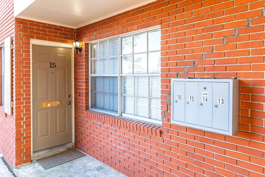 2008 Oak Grove Rd, Hattiesburg, MS à vendre - Photo de l’immeuble – Image 3 sur 4