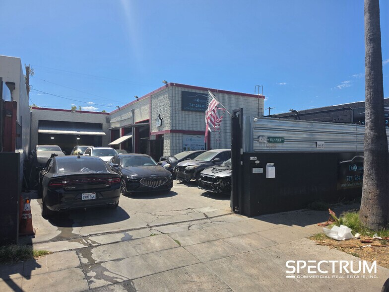14748 Calvert St, Van Nuys, CA à louer - Photo de l’immeuble – Image 1 sur 9