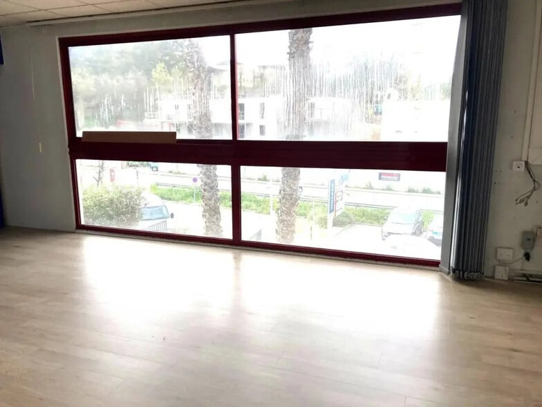 Bureau dans Mouans-Sartoux à louer - Photo de l’immeuble – Image 3 sur 6