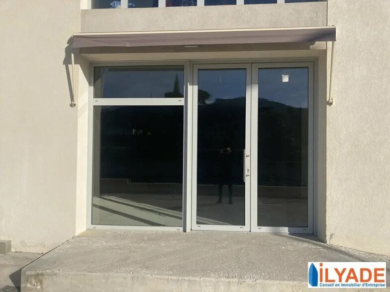 Local d'activités dans Marseille à vendre - Photo de l’immeuble – Image 2 sur 5