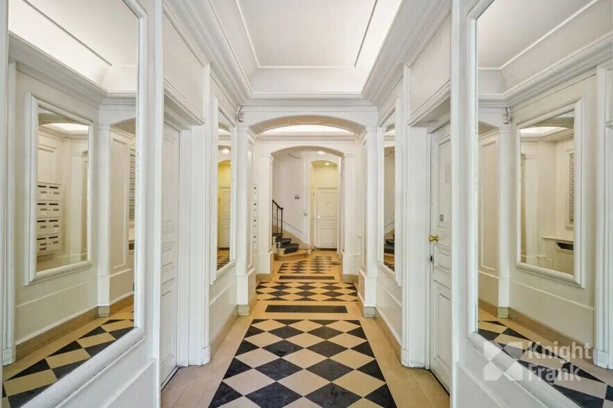 35 Avenue de Friedland, Paris à louer - Photo de l’immeuble – Image 2 sur 9