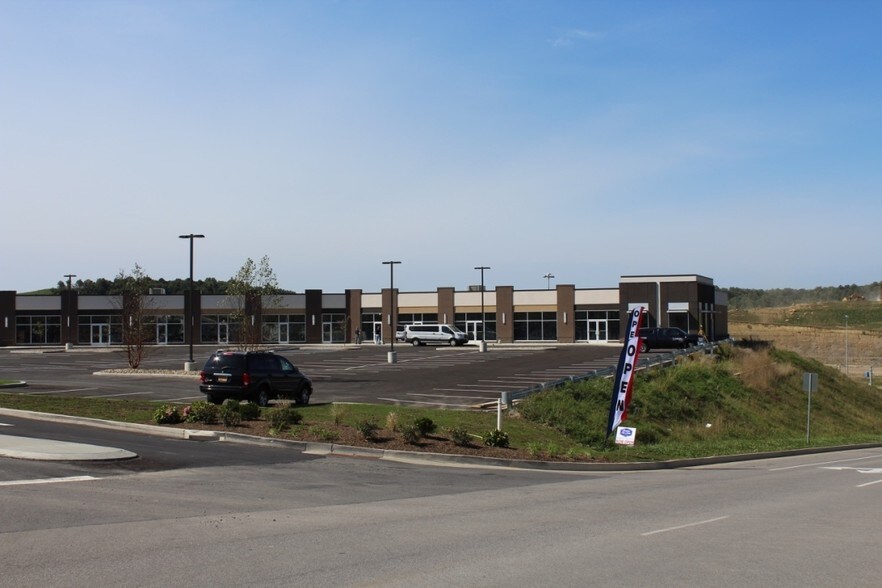 525 Granville Sq, Morgantown, WV à louer - Photo de l’immeuble – Image 2 sur 6