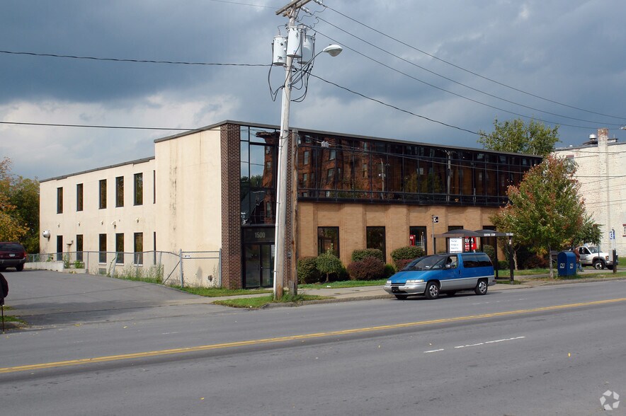 1500 Genesee St, Utica, NY à vendre - Photo de l’immeuble – Image 3 sur 34
