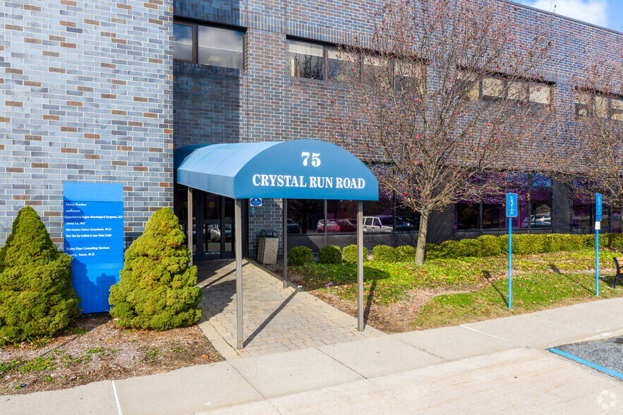 75 Crystal Run Rd, Middletown, NY à louer - Photo de l’immeuble – Image 3 sur 7
