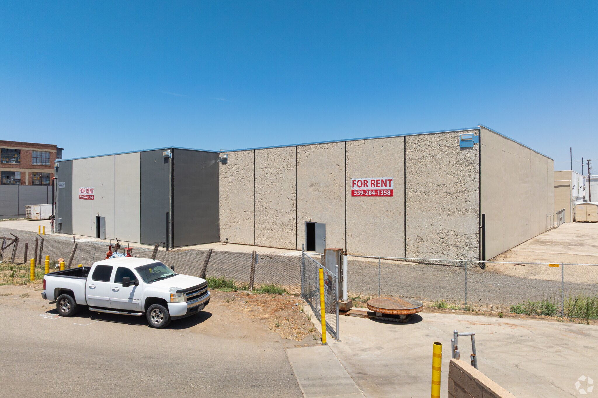 430 W Ventura St, Dinuba, CA à louer Photo de l’immeuble– Image 1 sur 49
