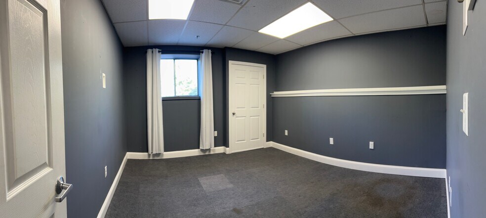 158 Grove St, Franklin, MA à louer - Photo de l’immeuble – Image 3 sur 10