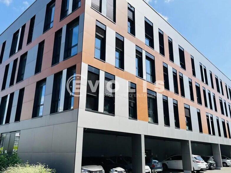 Bureau dans Lieusaint à louer - Photo de l’immeuble – Image 2 sur 7