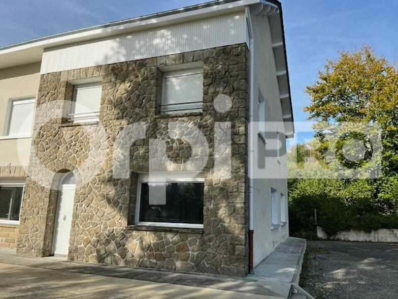 Local d'activités dans Peyrat-le-Château à vendre - Photo de l’immeuble – Image 2 sur 13