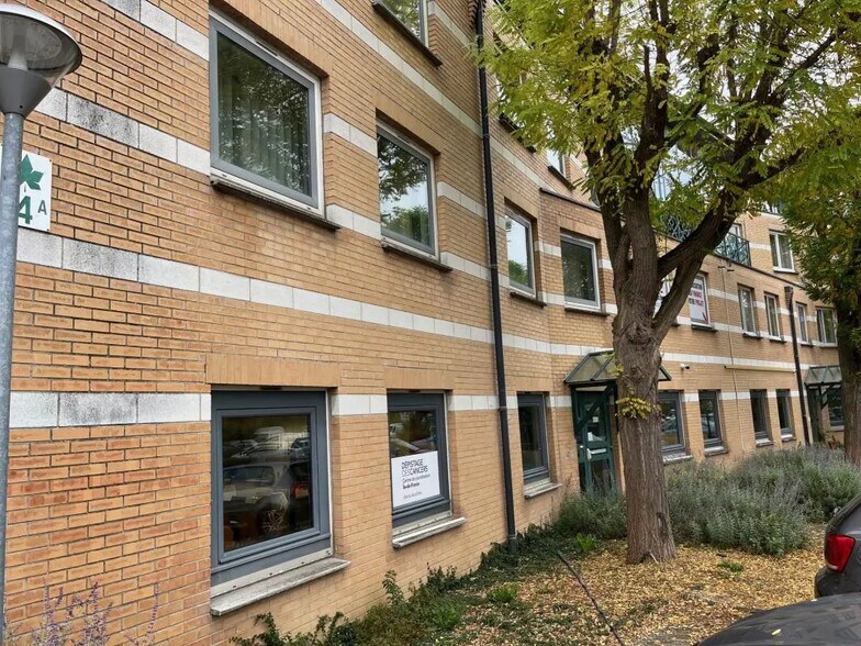 Avenue Du Centaure, Cergy à vendre - Photo de l’immeuble – Image 2 sur 16