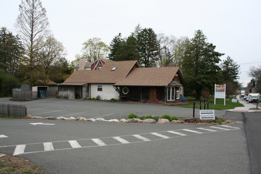 442 N Lewis Rd, Limerick, PA à louer - Photo de l’immeuble – Image 3 sur 9