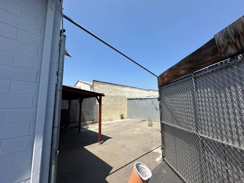 8235-8239 Lankershim Blvd, North Hollywood, CA à louer - Photo de l’immeuble – Image 3 sur 10