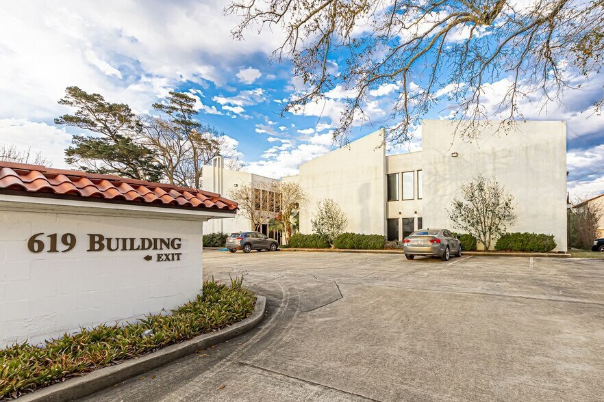 619 Jefferson Hwy, Baton Rouge, LA à louer - Photo de l’immeuble – Image 2 sur 7