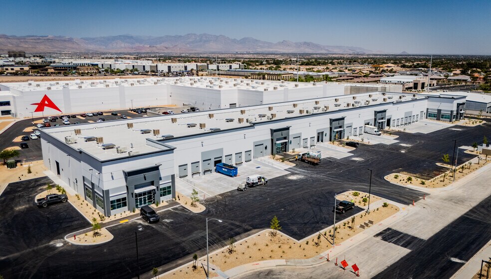 6551 Westwind Rd, Las Vegas, NV à louer - Photo de l’immeuble – Image 2 sur 5