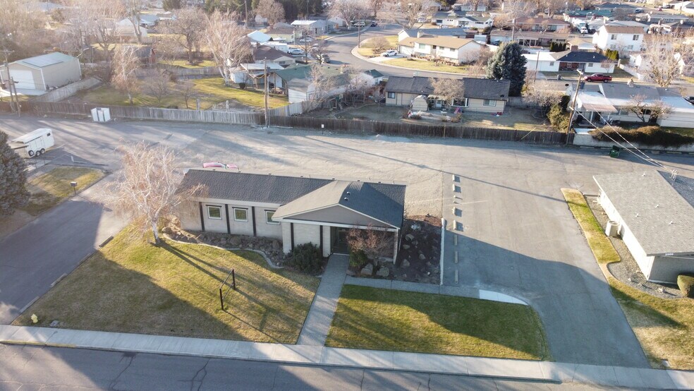 2427 W Falls Ave, Kennewick, WA à louer - Photo principale – Image 1 sur 21